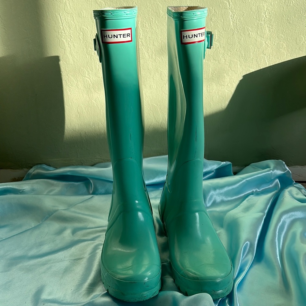 Rare mint green Hunter rain knee boots 7.5